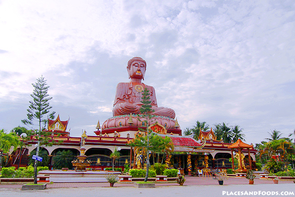 Phra Buddha Bharameedharm Chamruslok Temple