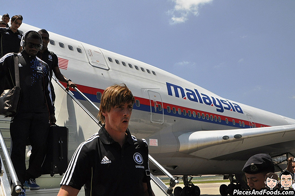 Fernando Torres in Kuala Lumpur with Malaysia Airlines