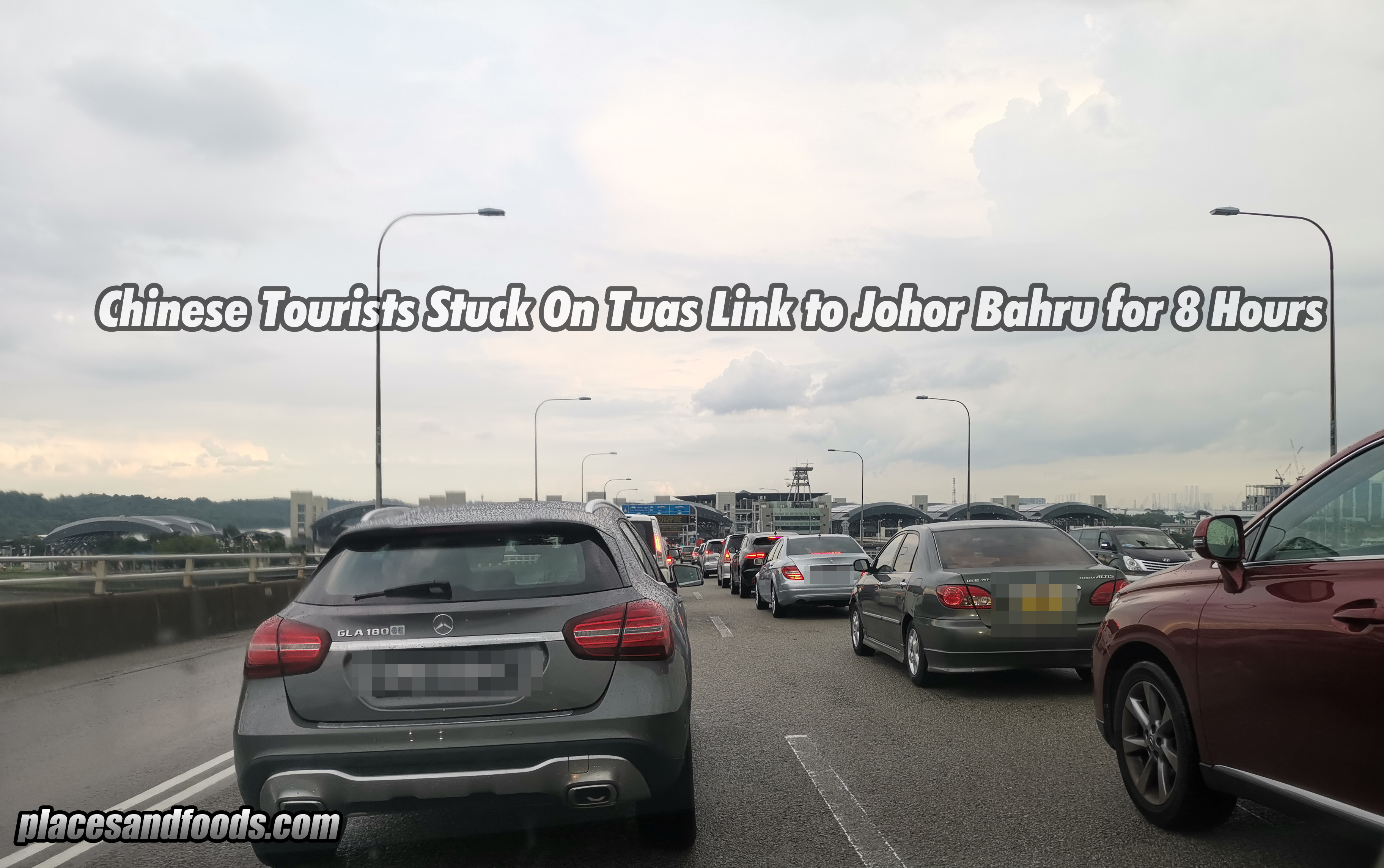 Chinese Tourists Stuck On Tuas Link To Johor Bahru For 8 Hours